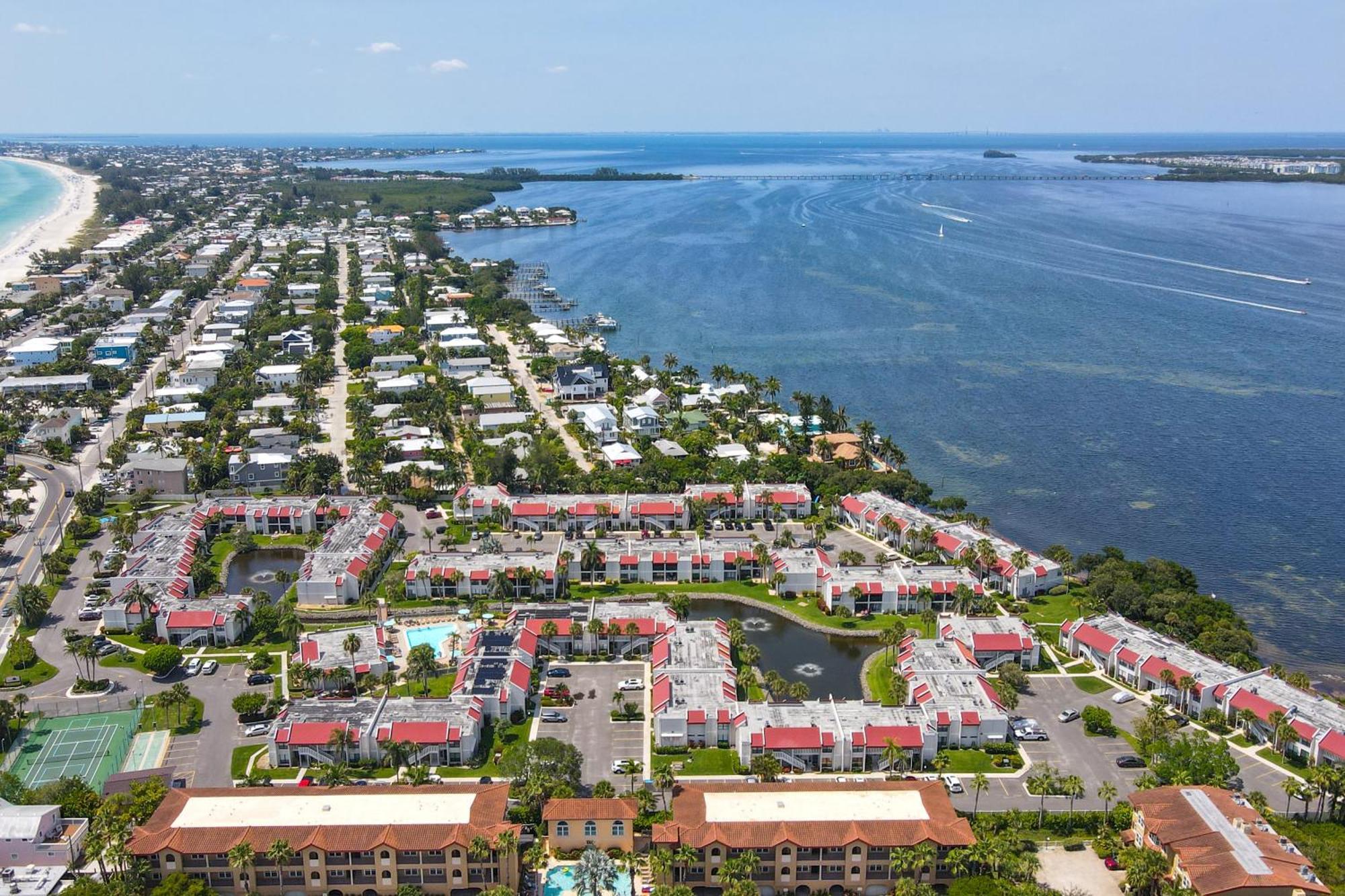 Runaway Bay Condos Брадентон-Бич Номер фото