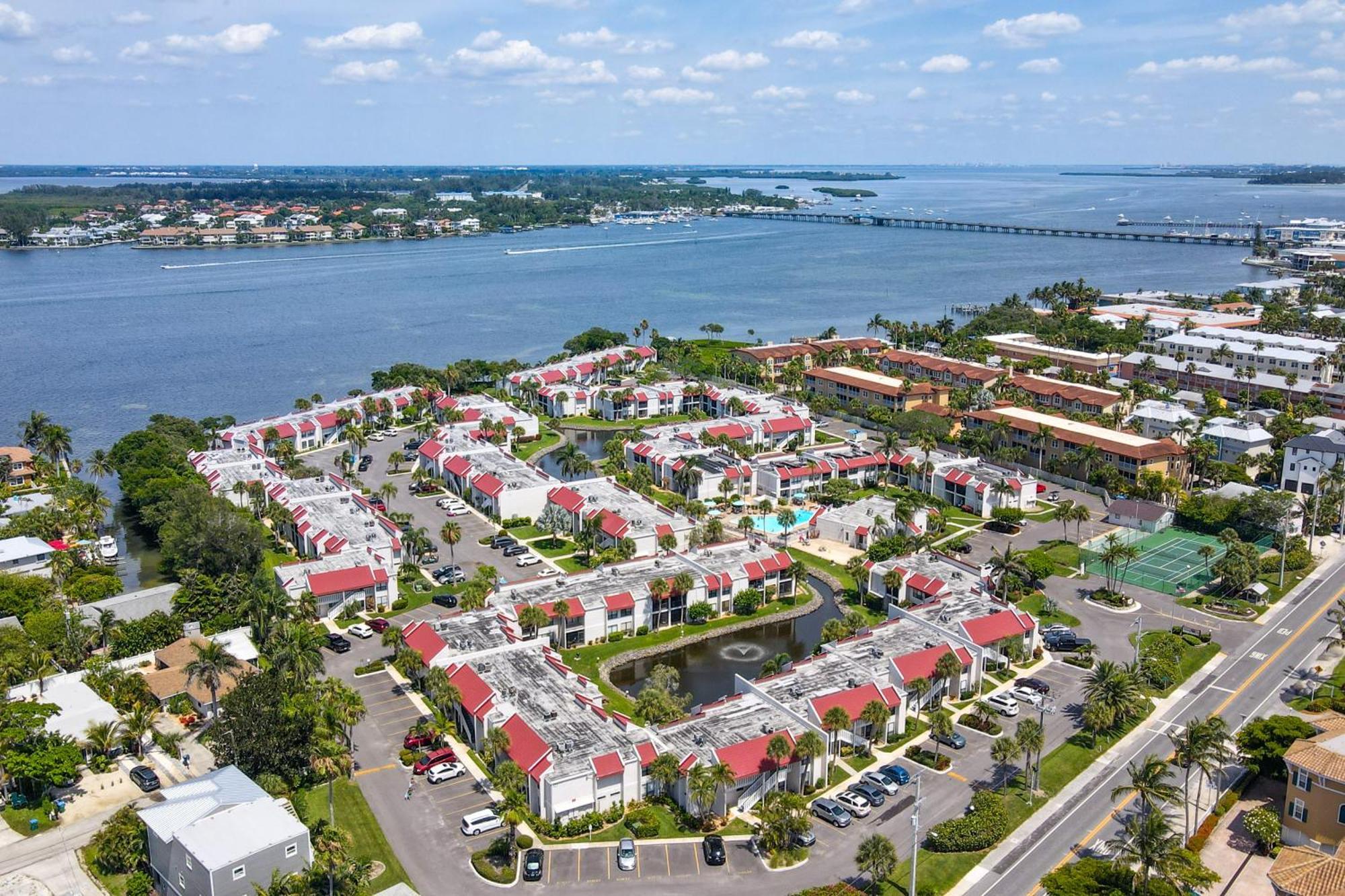 Runaway Bay Condos Брадентон-Бич Номер фото